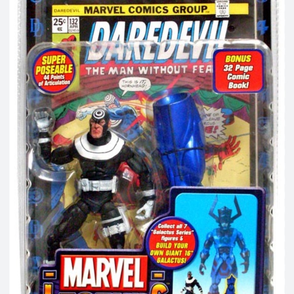 #0822+ Marvel Legends Bullseye Figure with Comic - Picture 3 of 5